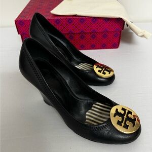 Tori Burch Sophie Wedge - black leather w/ gold logo - only worn one time
